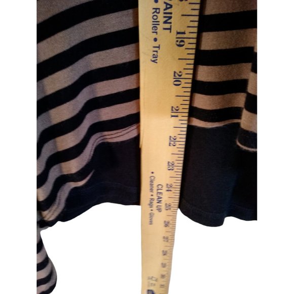 CHELSEA THEODORE Tan/Black Striped KNIT Shark-Bite Hem Loose TOP layered Medium - Picture 6 of 10